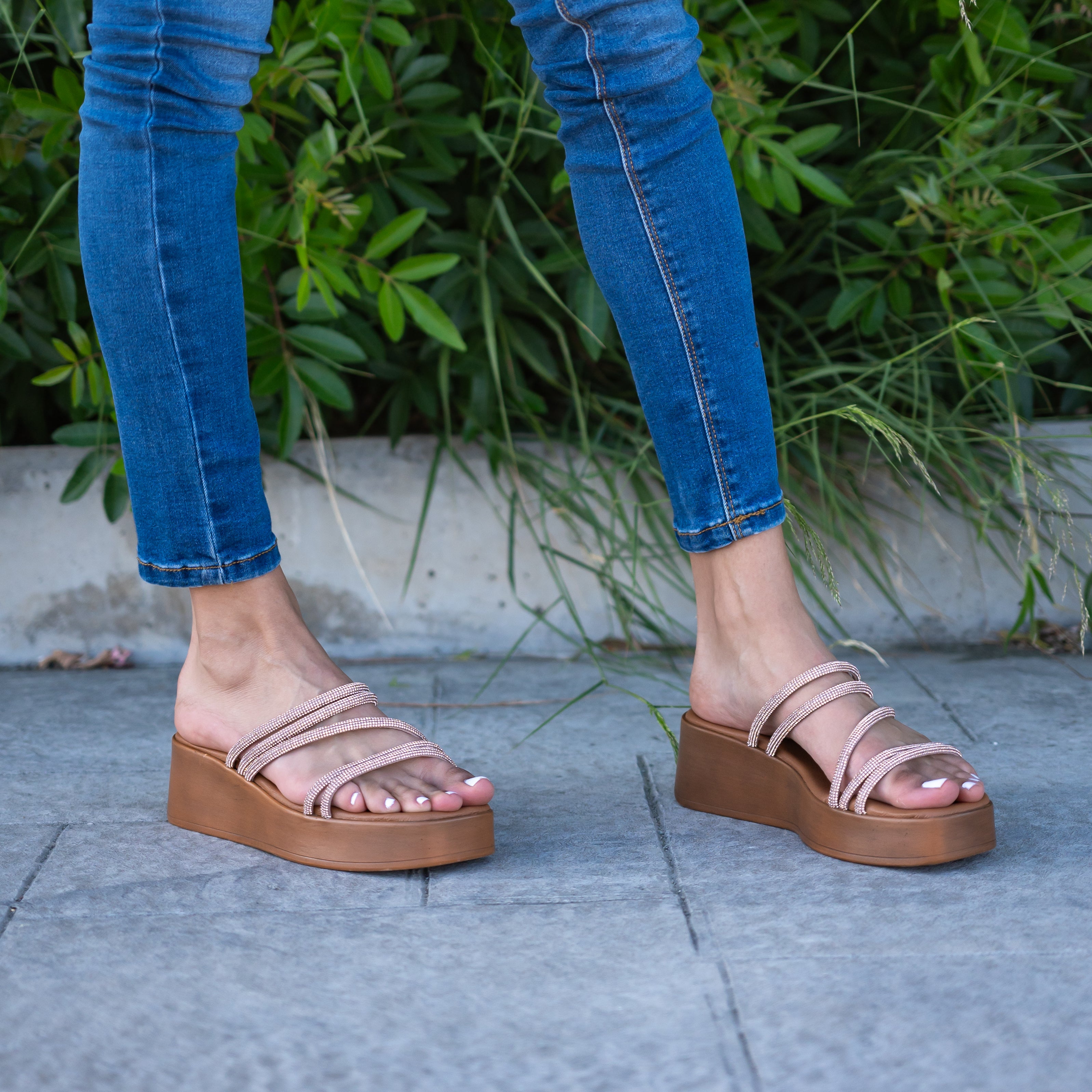ROZEL Sparkly Leather Sandals with Flatform Sole